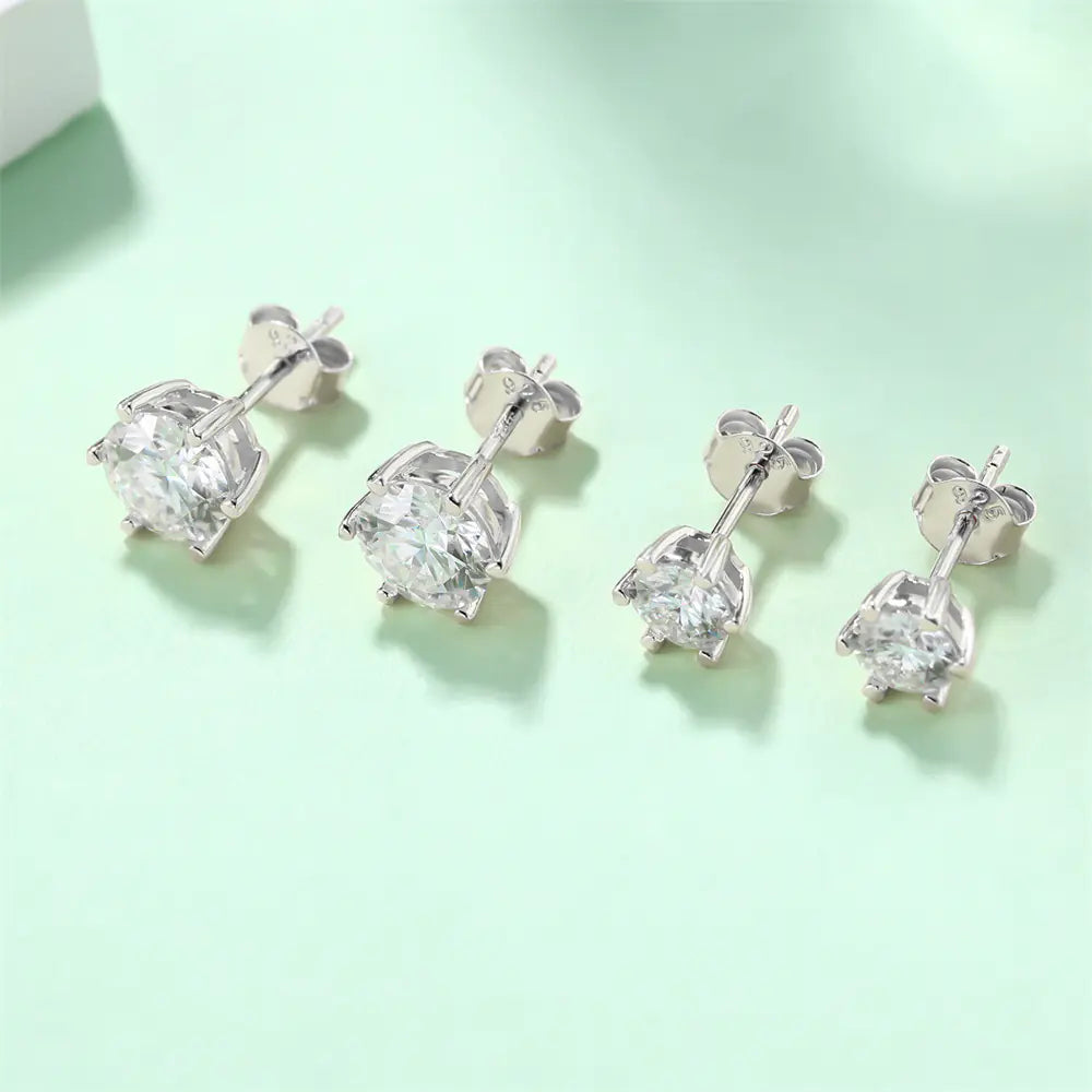 VVSI Round Cut MOISSANITE Silver Stud Earrings in White or Yellow Gold
