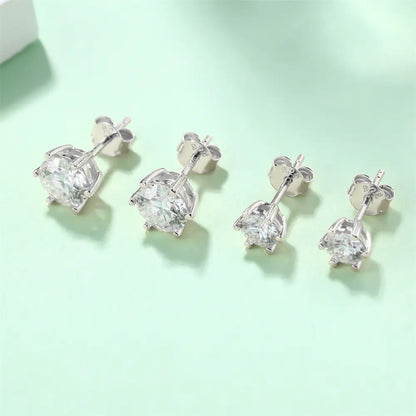 VVSI Round Cut MOISSANITE Silver Stud Earrings in White or Yellow Gold