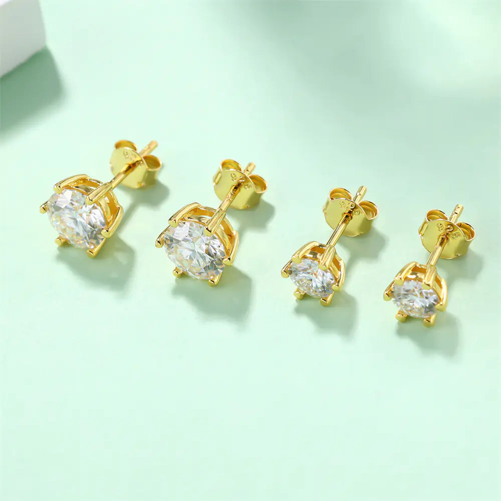 VVSI Round Cut MOISSANITE Silver Stud Earrings in White or Yellow Gold